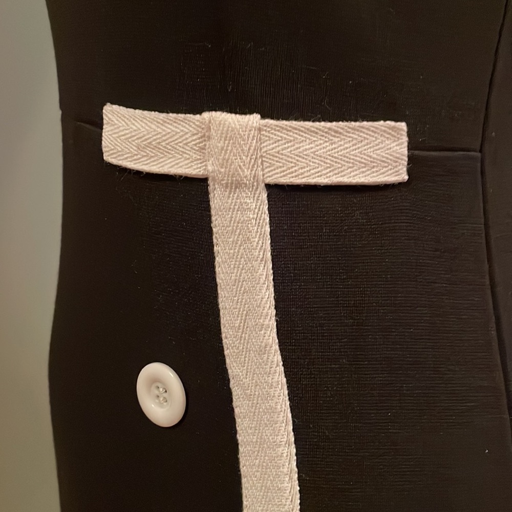 Nice-forever black form fitting dress, size medium. - Picture 14 of 16